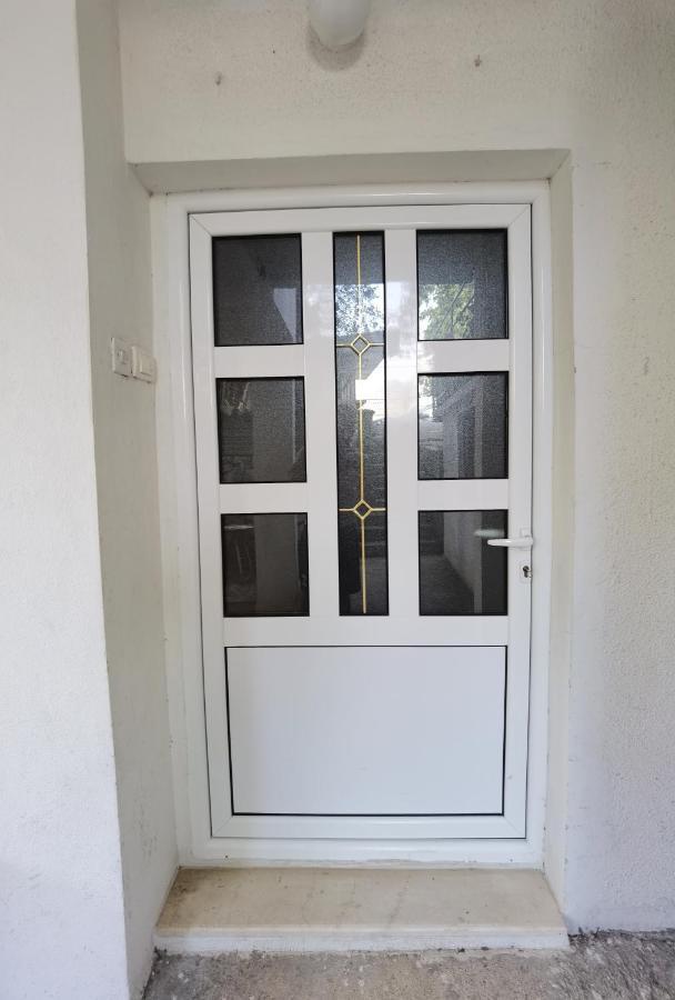Nikolic Apartmani Bar Buitenkant foto