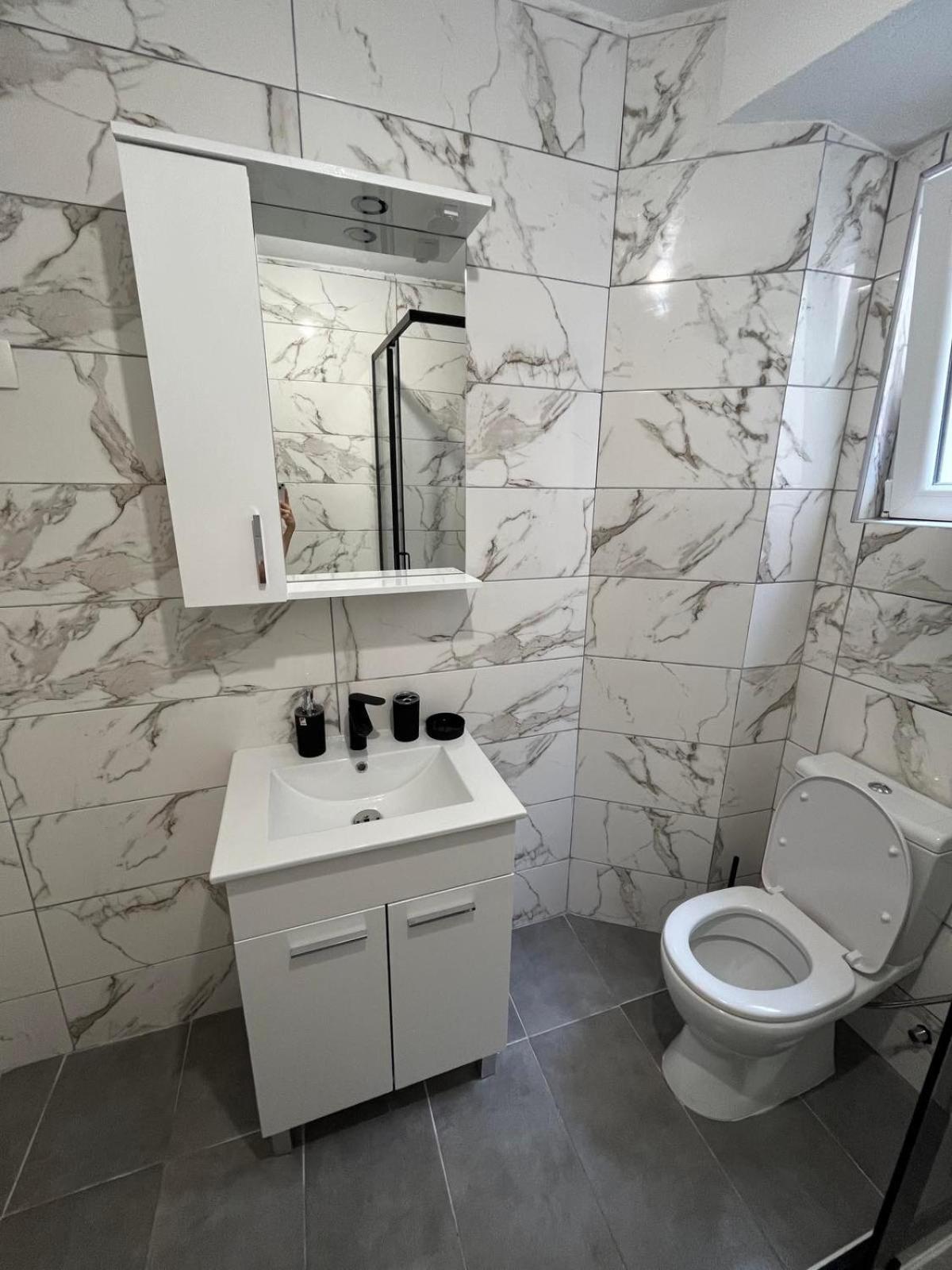 Nikolic Apartmani Bar Buitenkant foto